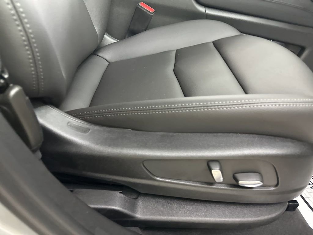 New 2025 Cadillac XT5 Luxury image 18