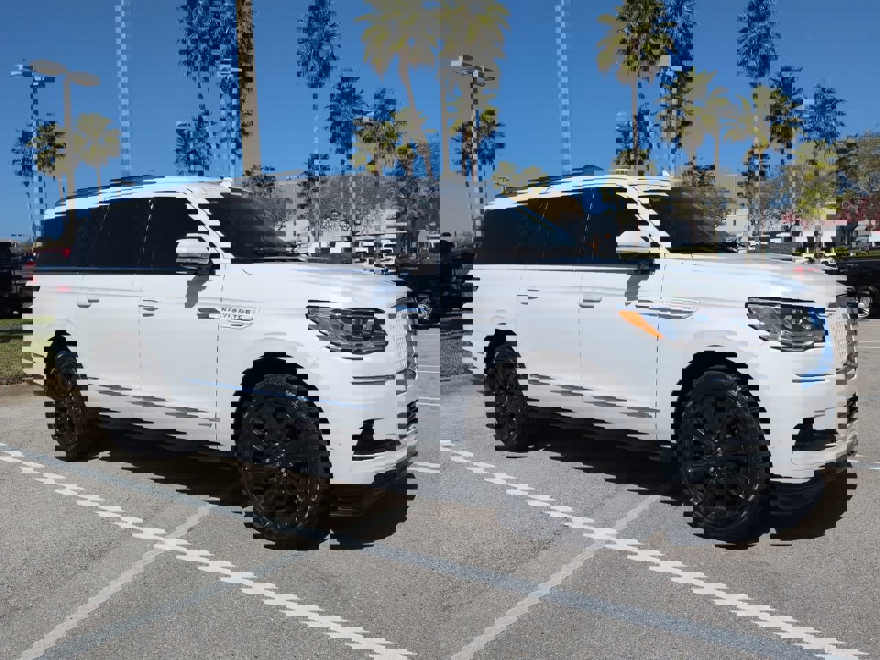 Certified 2023 Lincoln Navigator L Reserve image 2