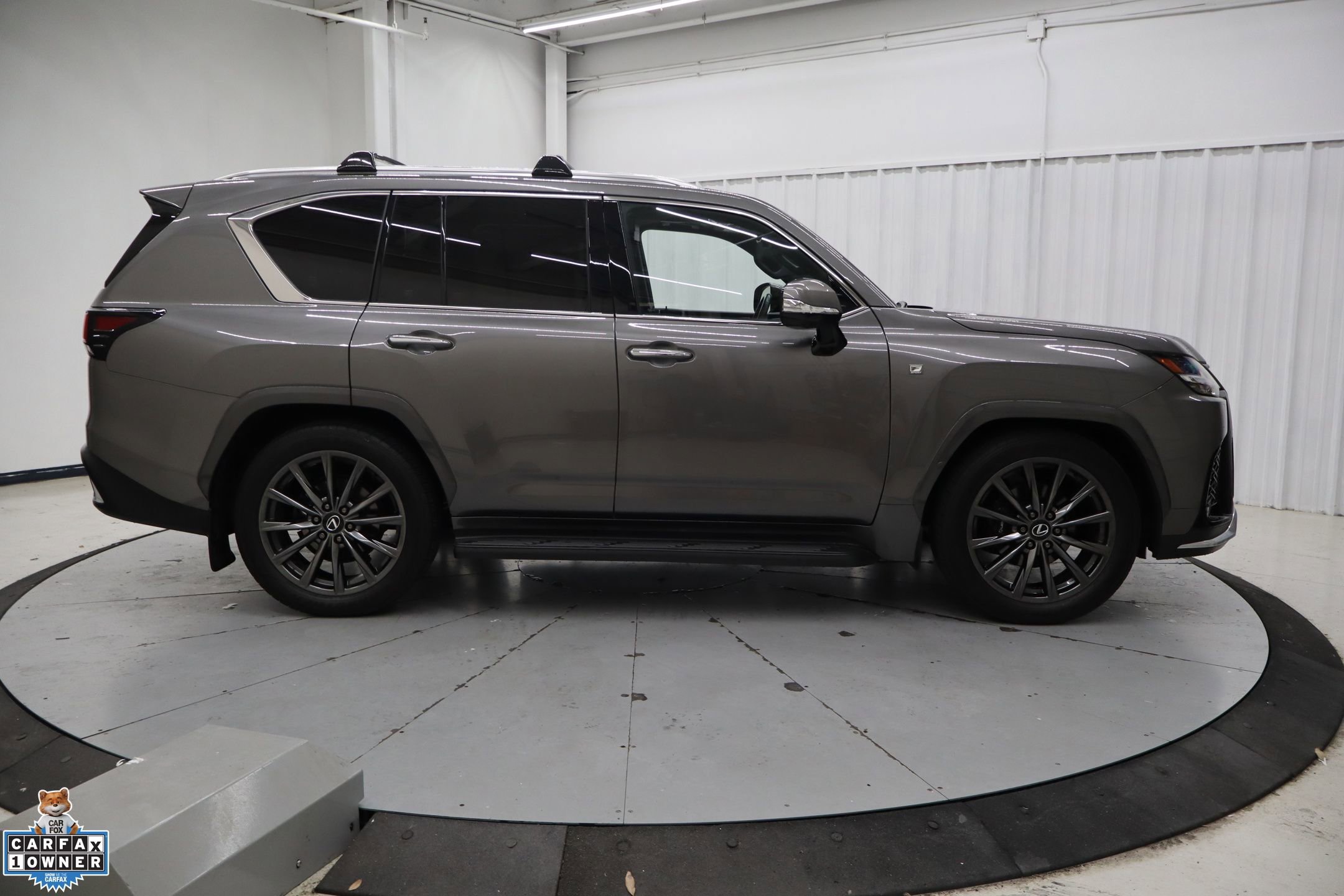 Used 2024 Lexus LX 600 F Sport image 2