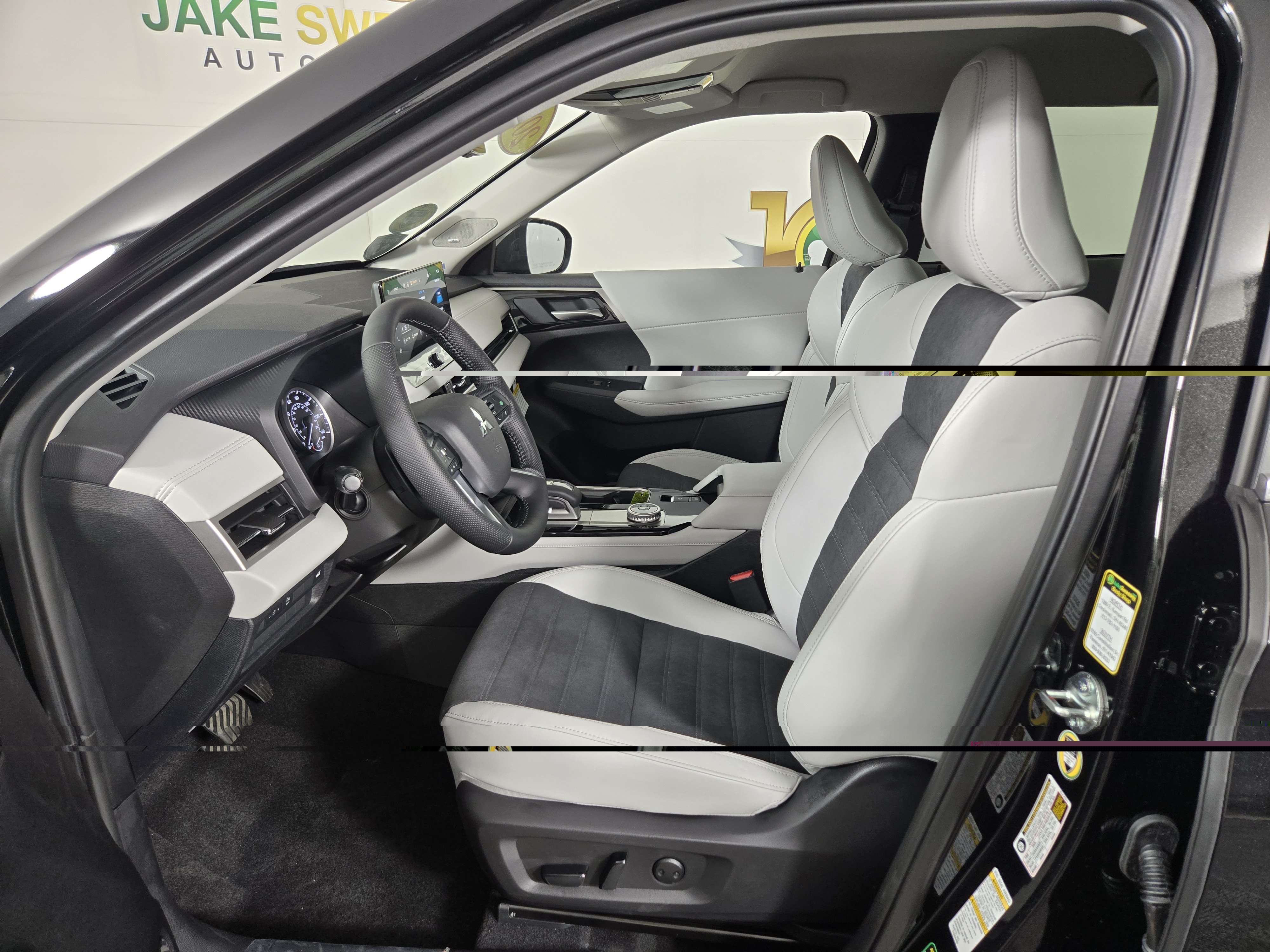 New 2026 Mitsubishi Outlander SE FWD image 10