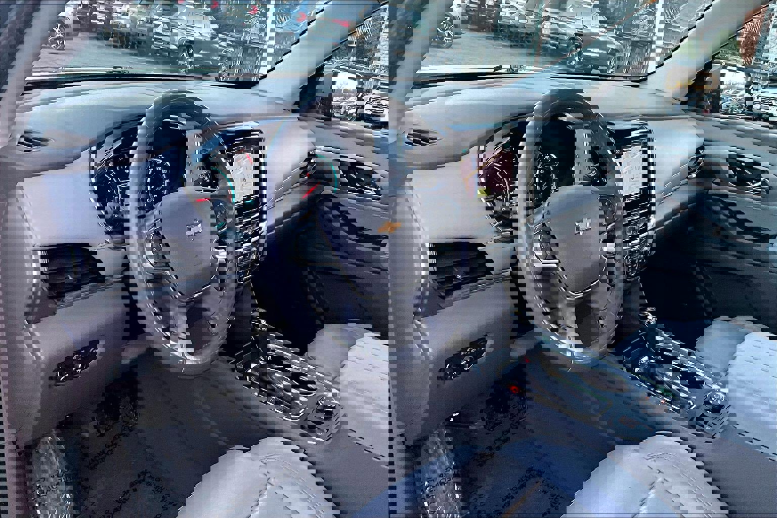 Used 2018 Chevrolet Traverse LT image 13