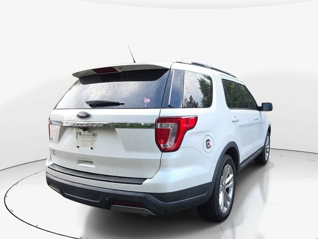 Used 2019 Ford Explorer XLT w/ Equipment Group 202A FWD image 6