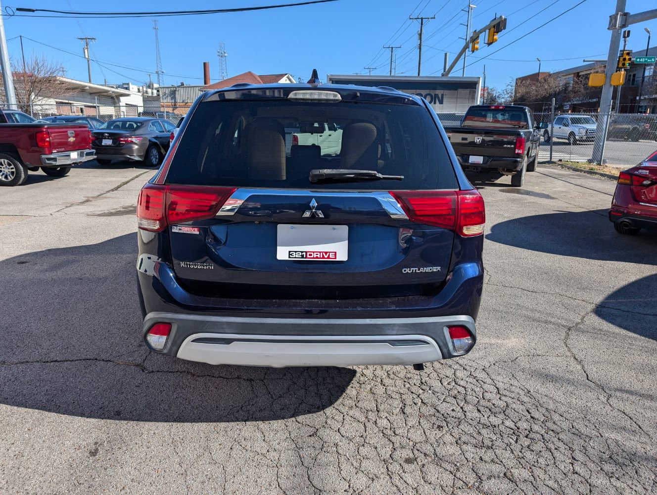 Used 2019 Mitsubishi Outlander ES image 7