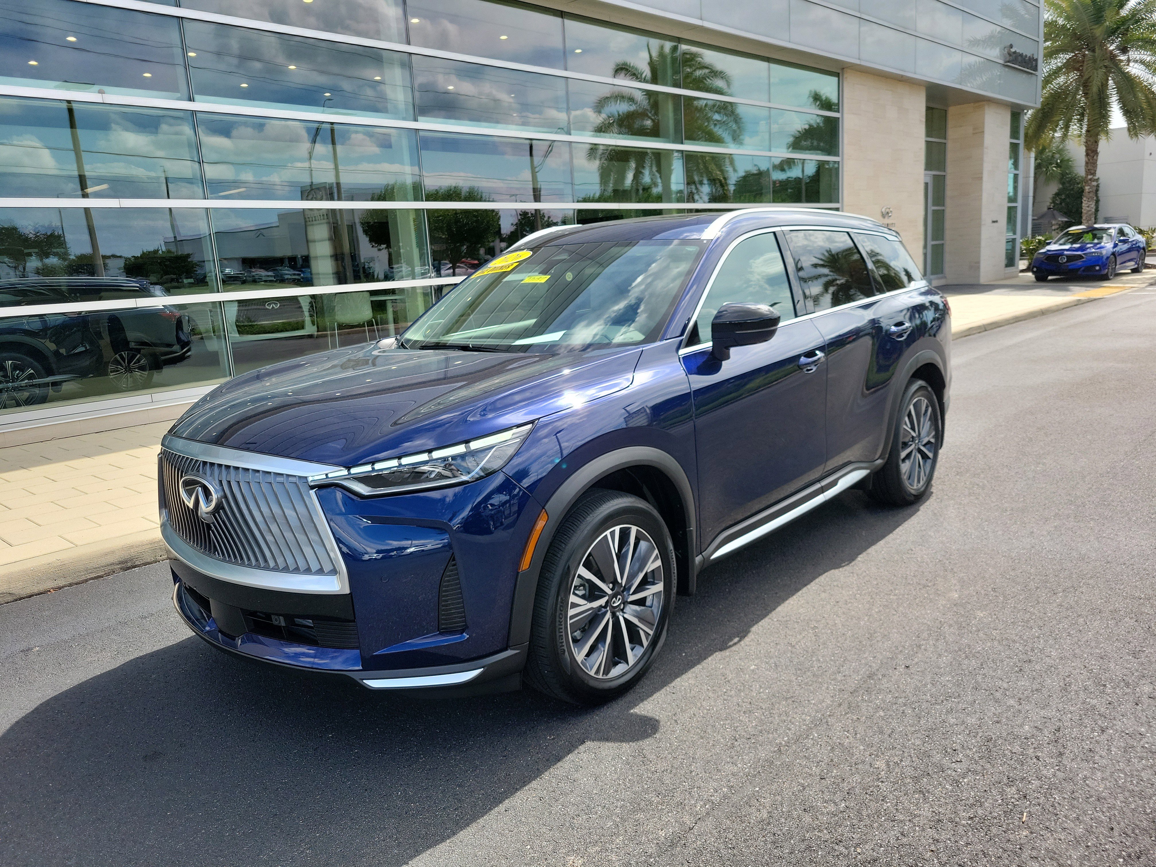 Certified 2026 INFINITI QX60 Luxe w/ Cargo Package FWD image 8