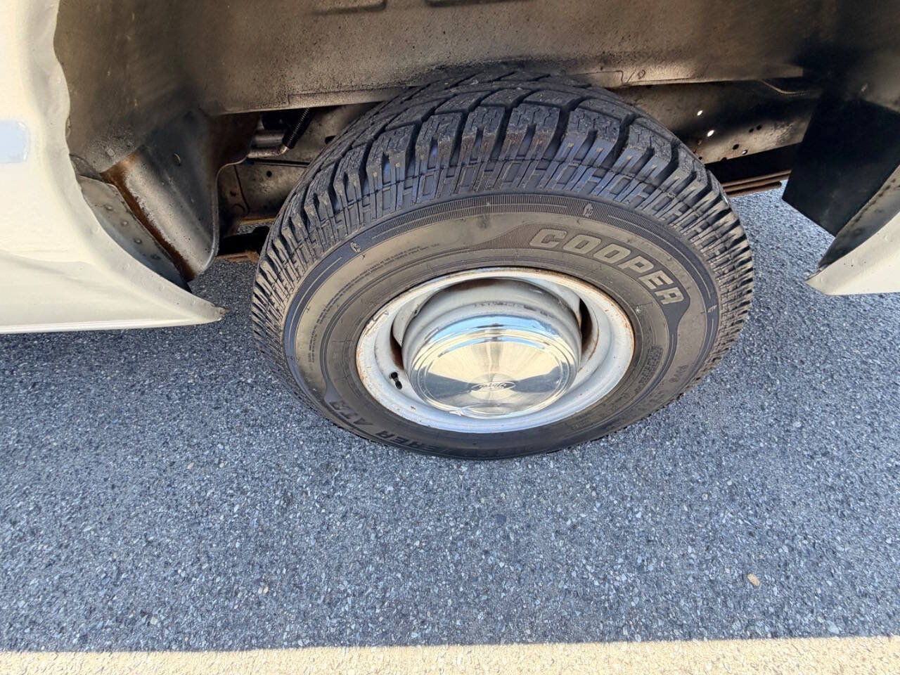 Used 2006 Ford E-350 and Econoline 350 XL RWD image 15