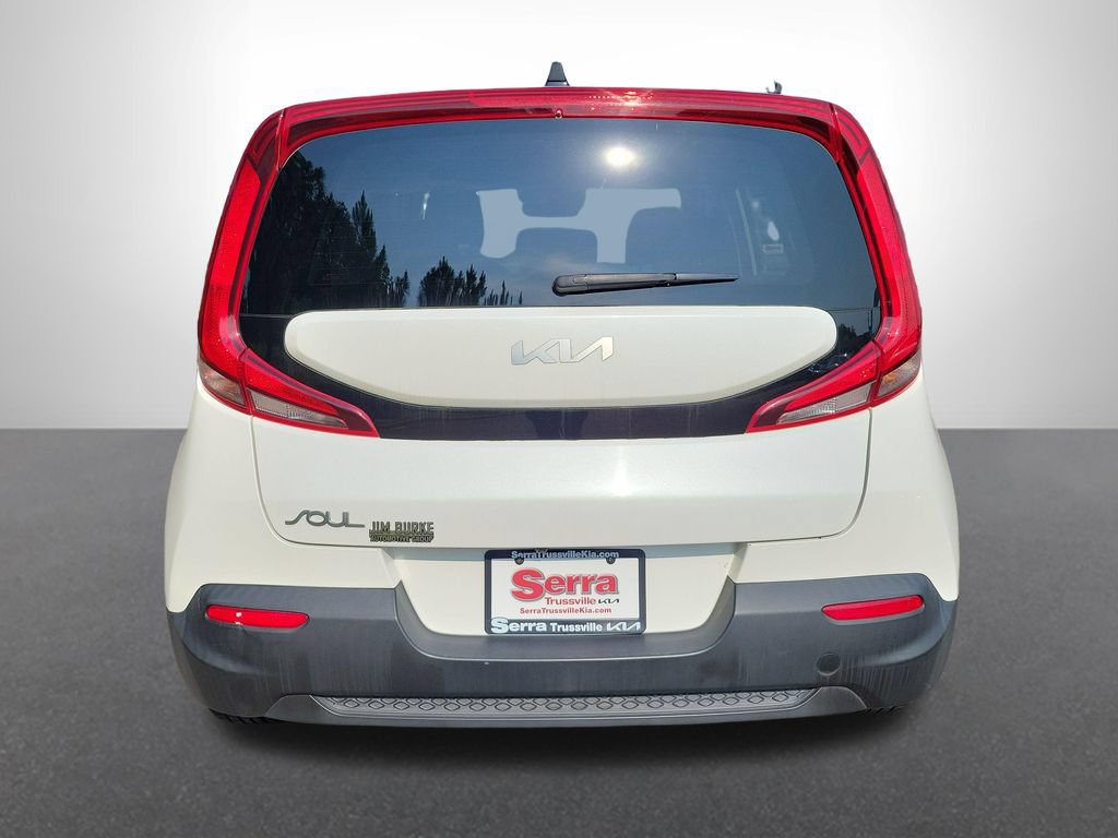 Used 2022 Kia Soul LX w/ Technology Package FWD image 4
