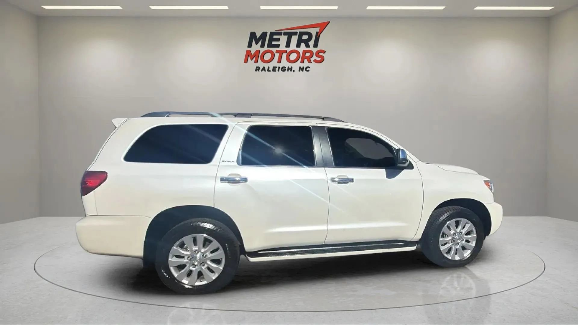 Used 2016 Toyota Sequoia Platinum image 4