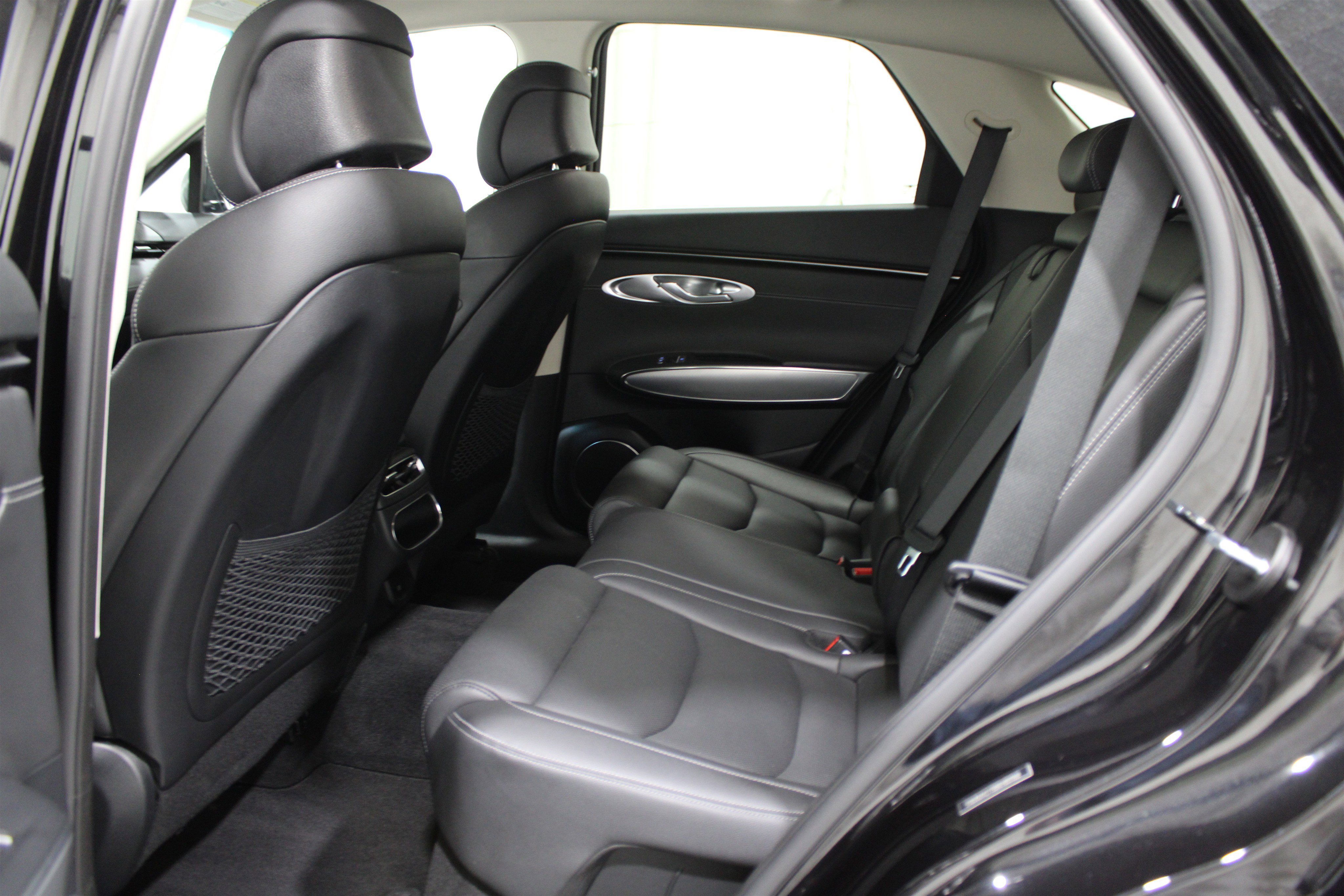 Used 2024 Genesis GV70 2.5T w/ Select Package image 25