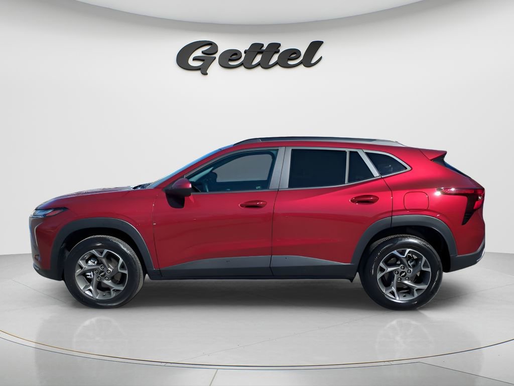 Used 2025 Chevrolet Trax LT w/ LT Convenience Package image 8