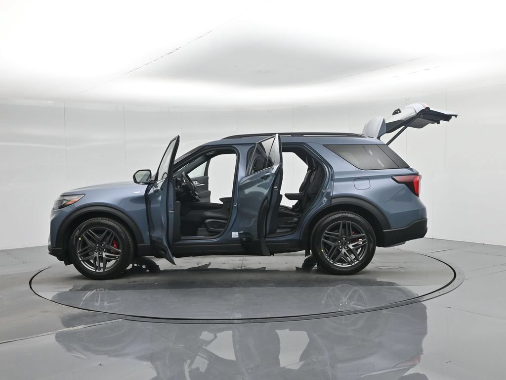 New 2026 Ford Explorer ST-Line w/ ST-Line Street Pack RWD image 38