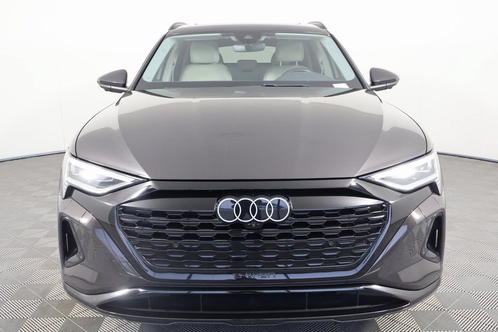 Used 2024 Audi Q8 e-tron Premium Plus w/ Premium Plus Package AWD/4WD image 2