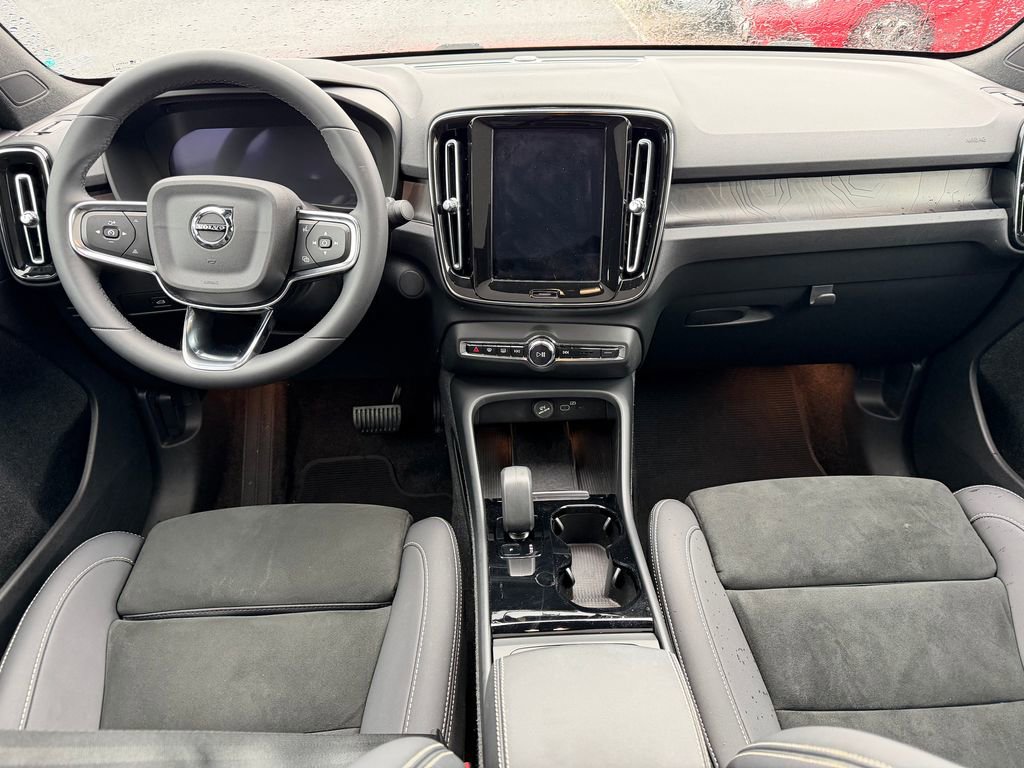 Certified 2023 Volvo C40 P8 Recharge Plus w/ Climate Package AWD/4WD image 2