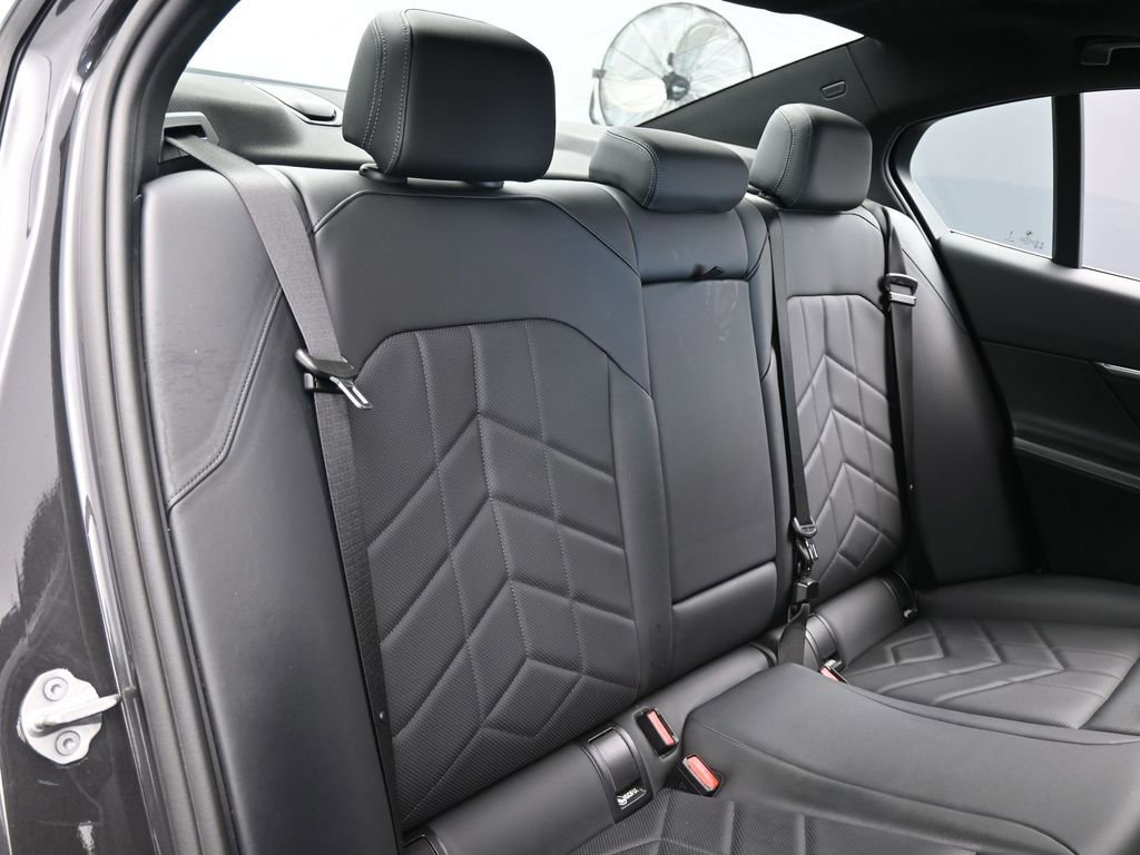 Used 2024 BMW 530i xDrive image 45