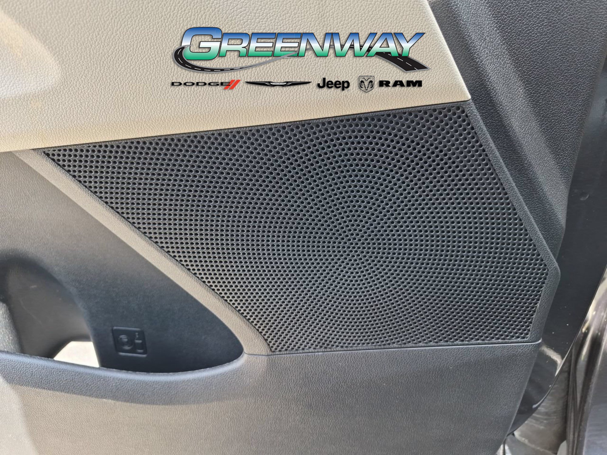 Used 2023 Kia Sorento S FWD image 14