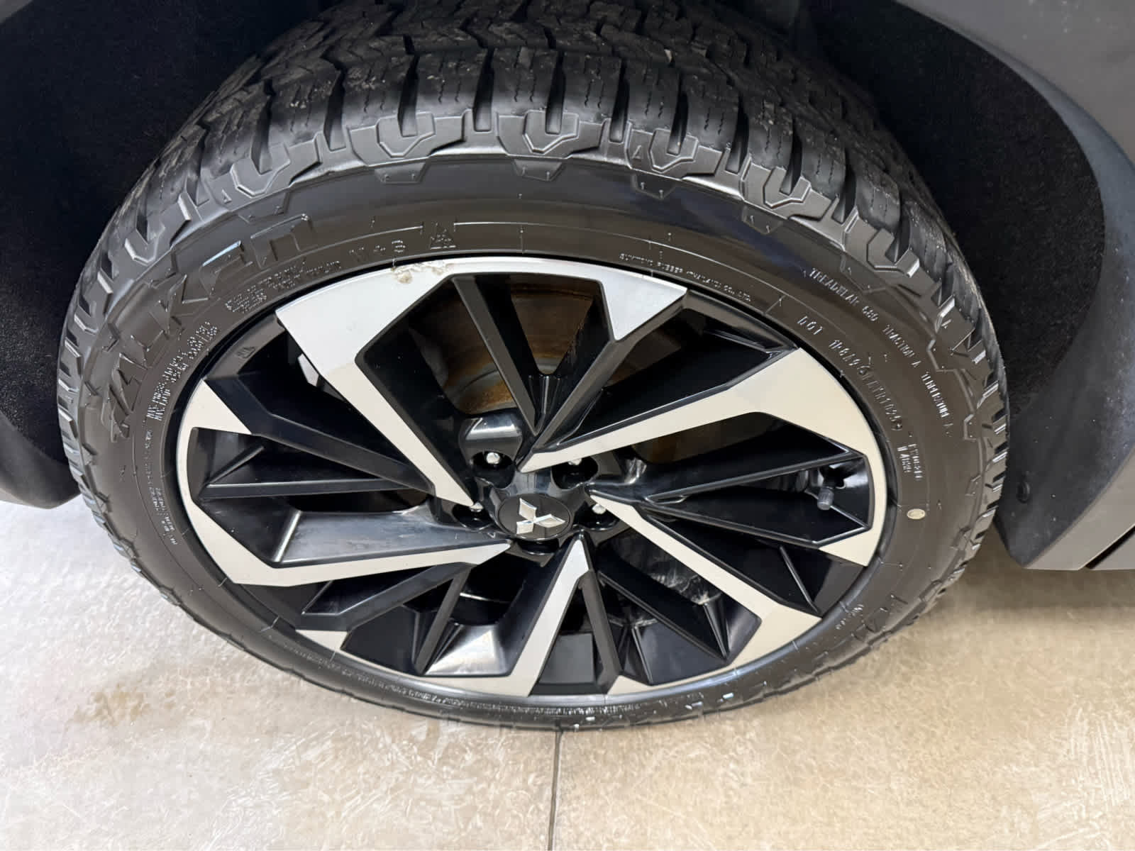 Used 2023 Mitsubishi Outlander SE image 9