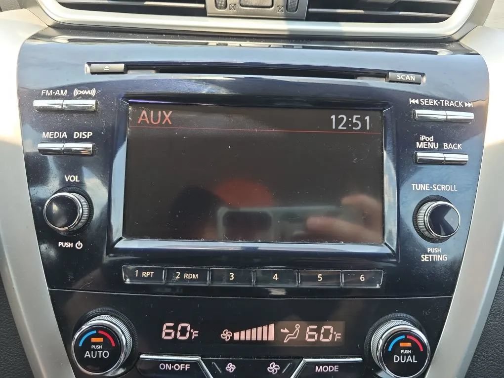 Used 2017 Nissan Murano S AWD/4WD image 27