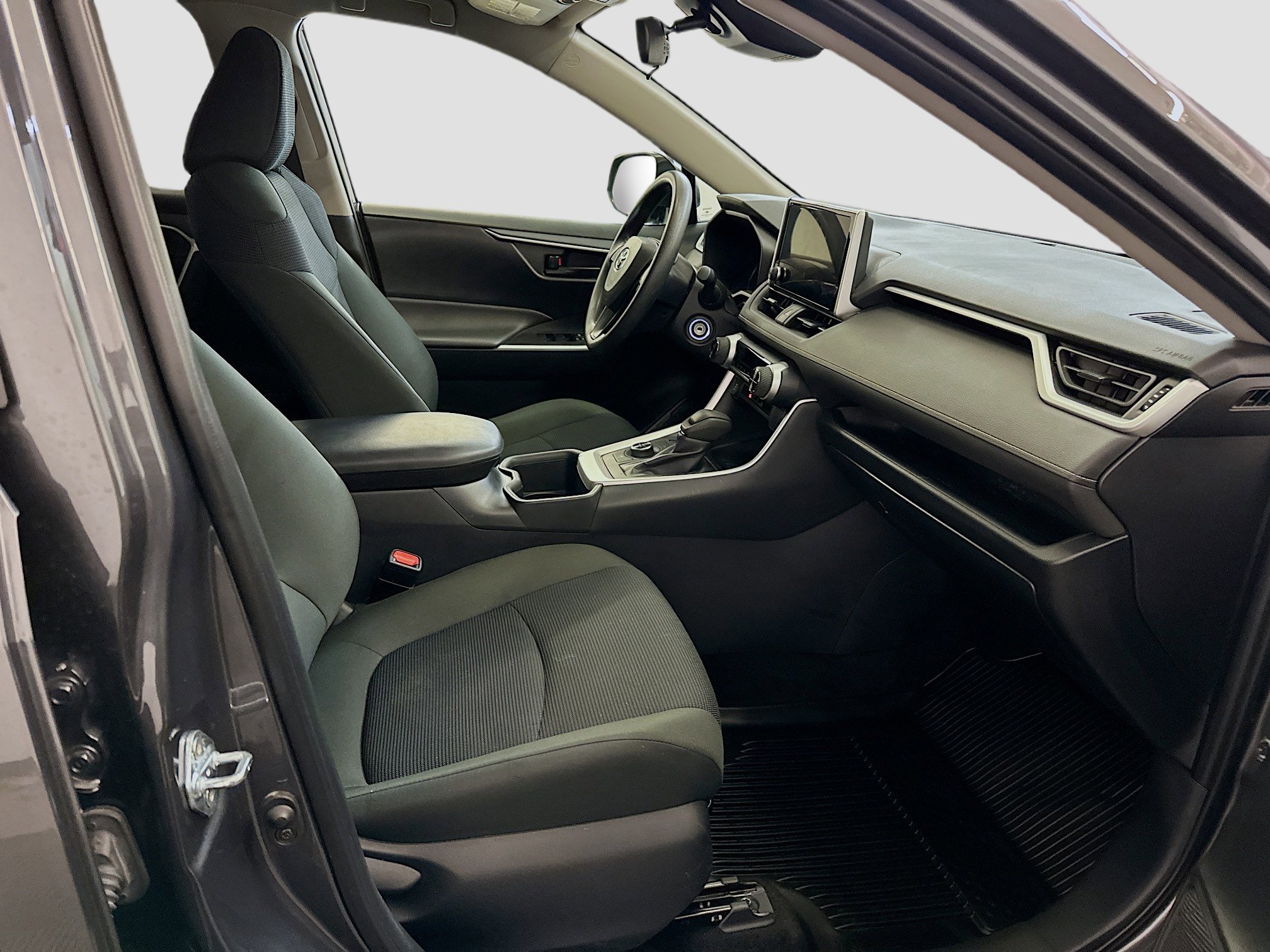 Used 2025 Toyota RAV4 LE image 32