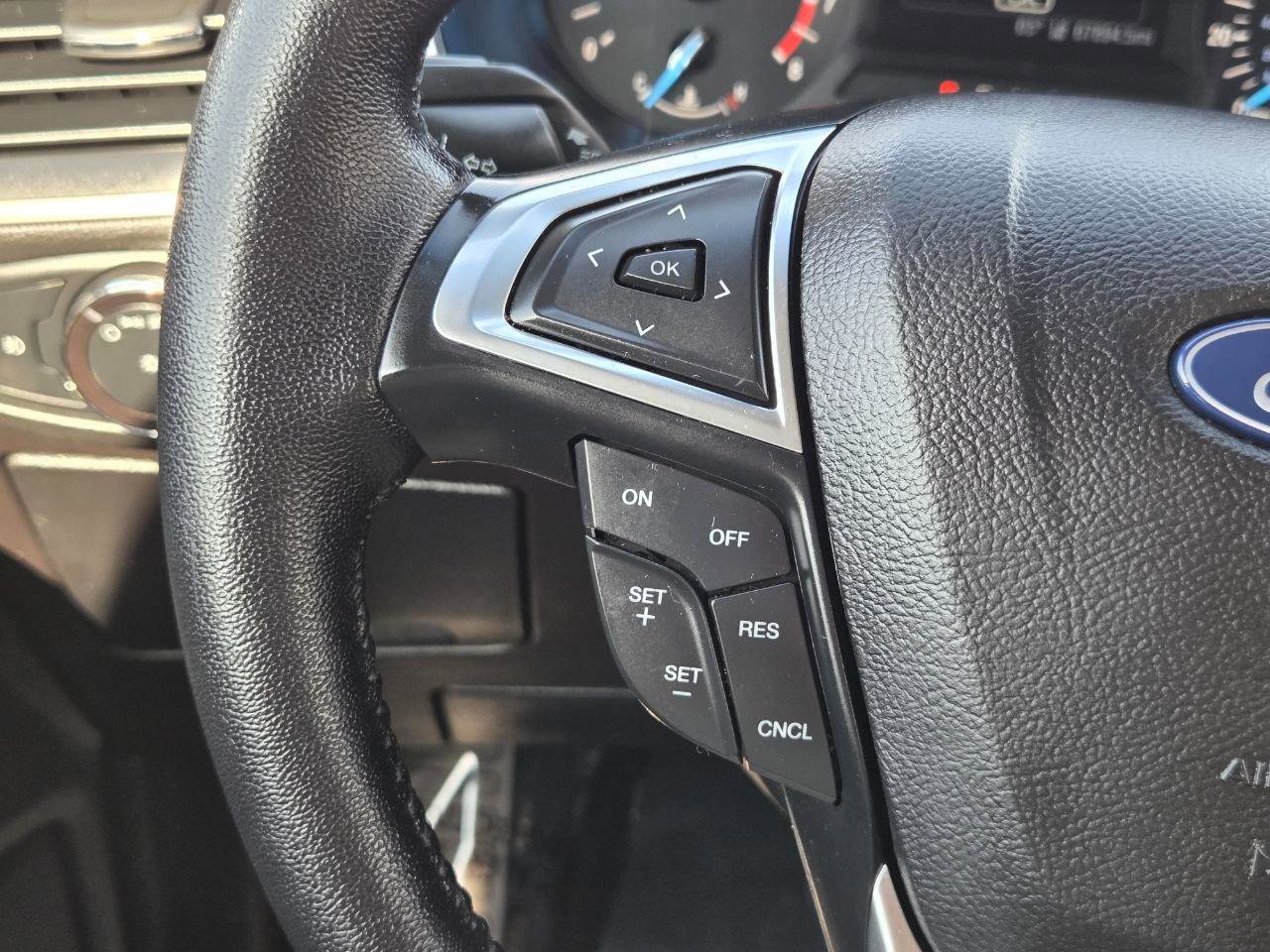 Used 2019 Ford Edge SEL FWD image 28