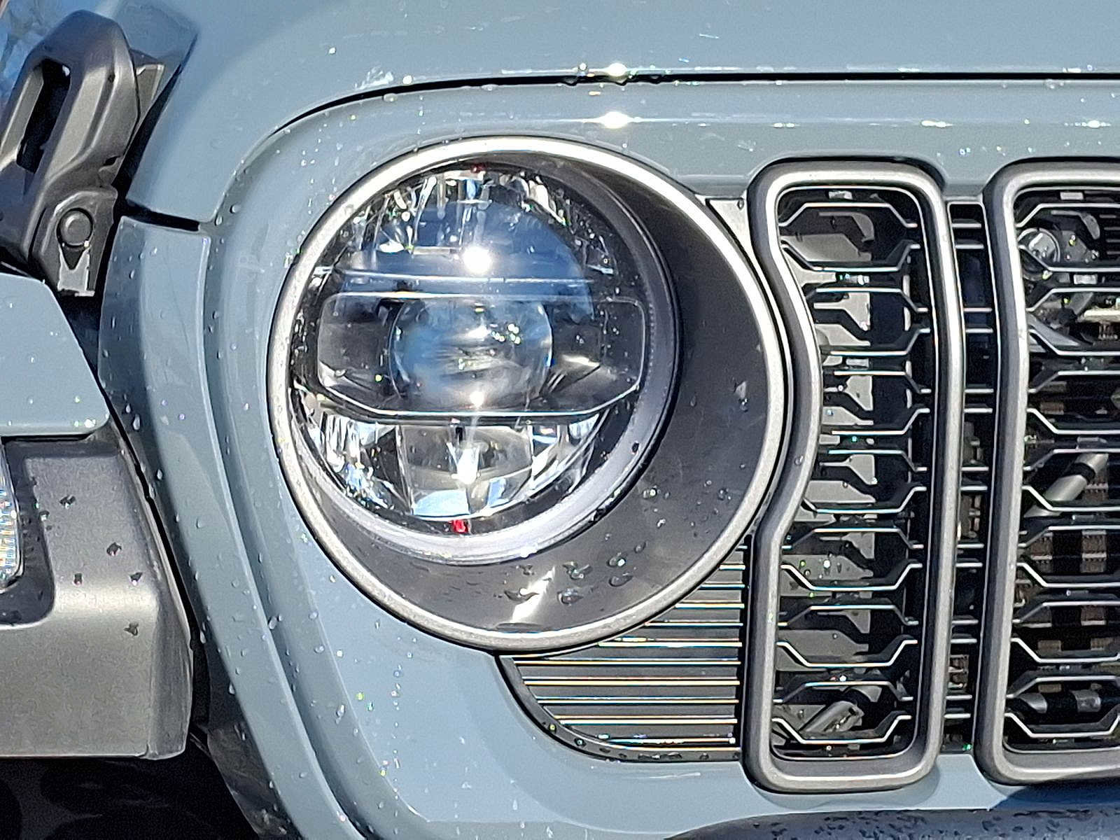 Used 2025 Jeep Wrangler Unlimited Rubicon 392 image 17