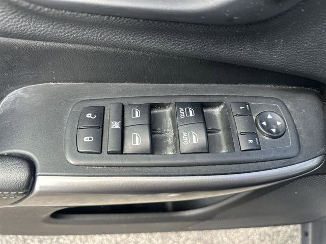 Used 2019 Jeep Cherokee Limited AWD/4WD image 39
