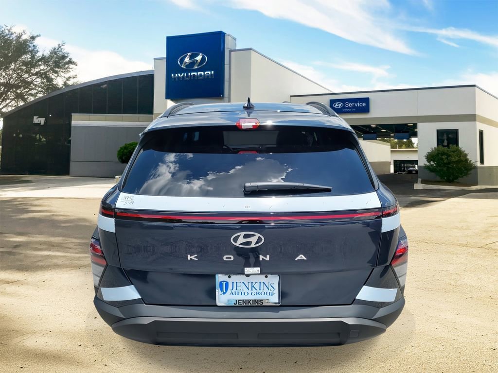Certified 2025 Hyundai Kona SEL image 5