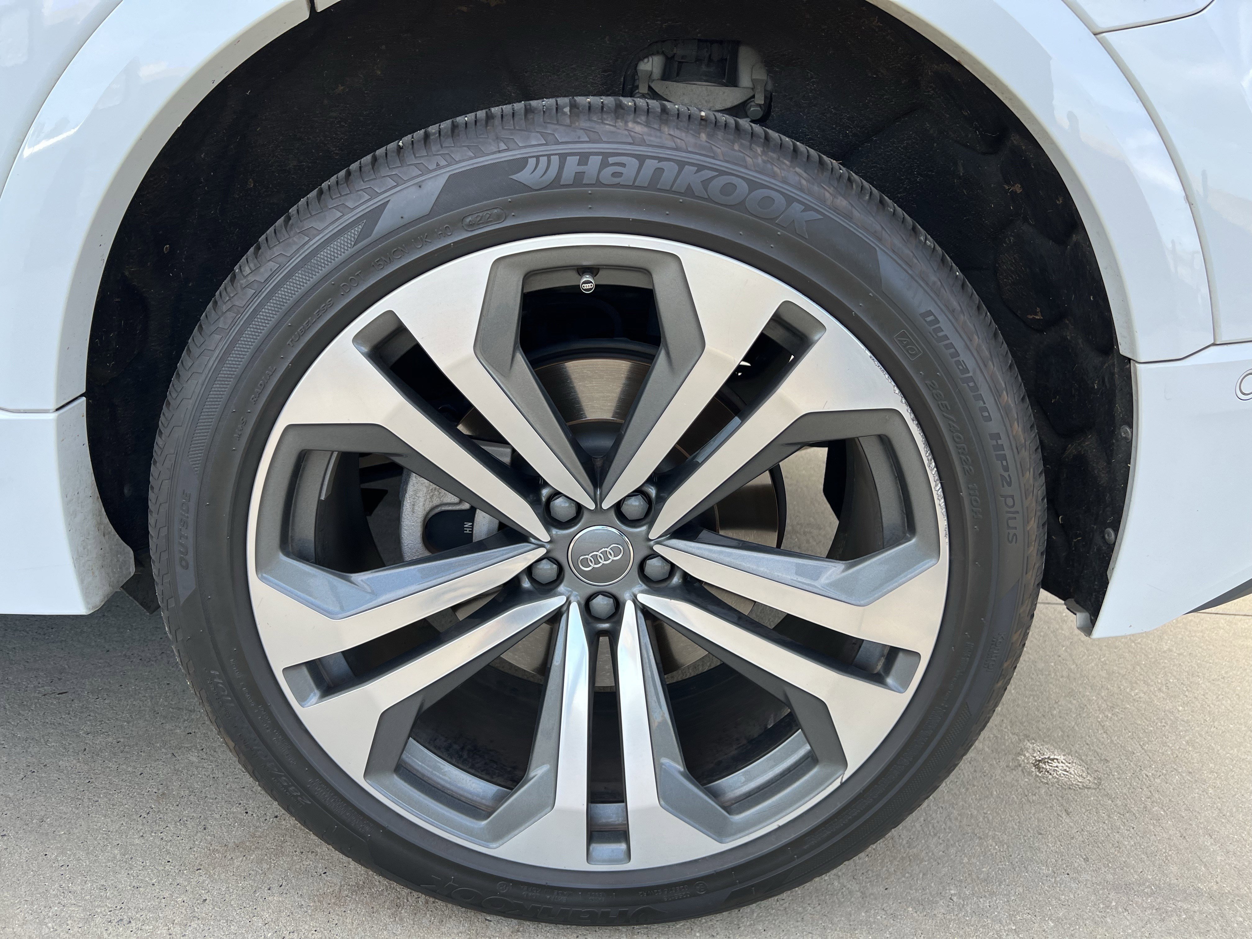 Used 2020 Audi Q8 Prestige w/ Prestige Package image 13