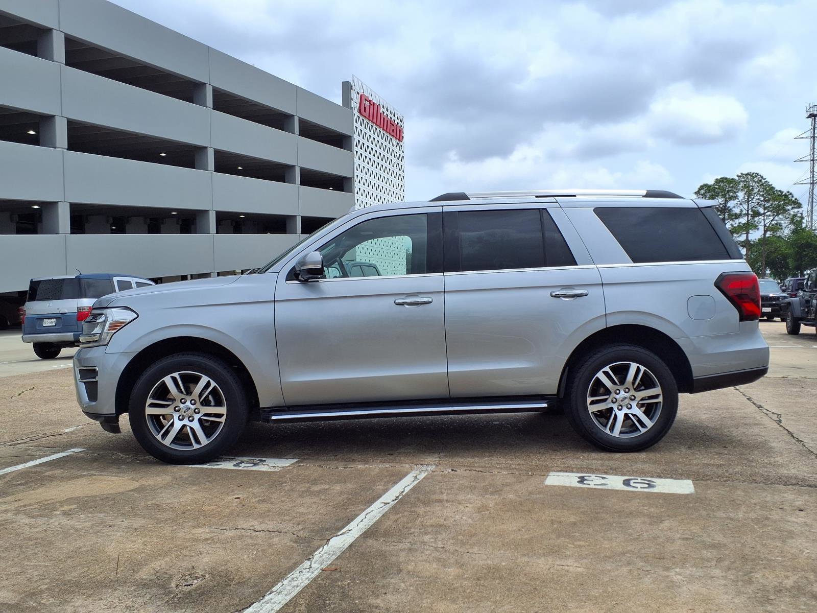 Used 2023 Ford Expedition Limited RWD image 7