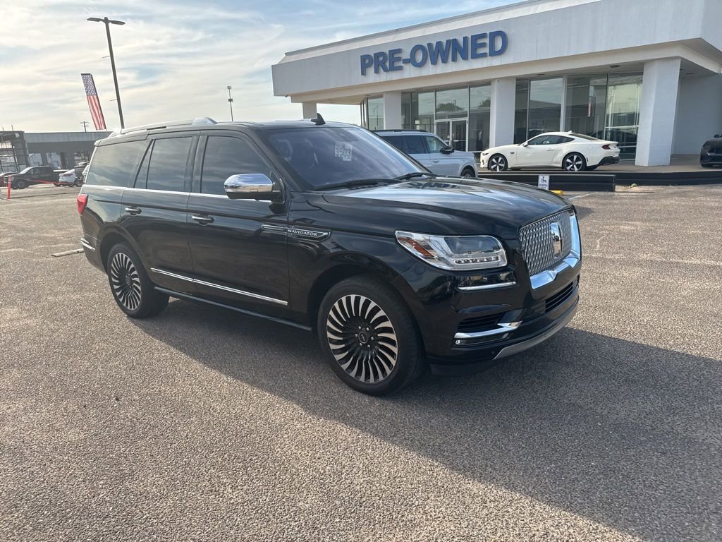 Used 2020 Lincoln Navigator Black Label w/ Cargo Convenience Package AWD/4WD image 21