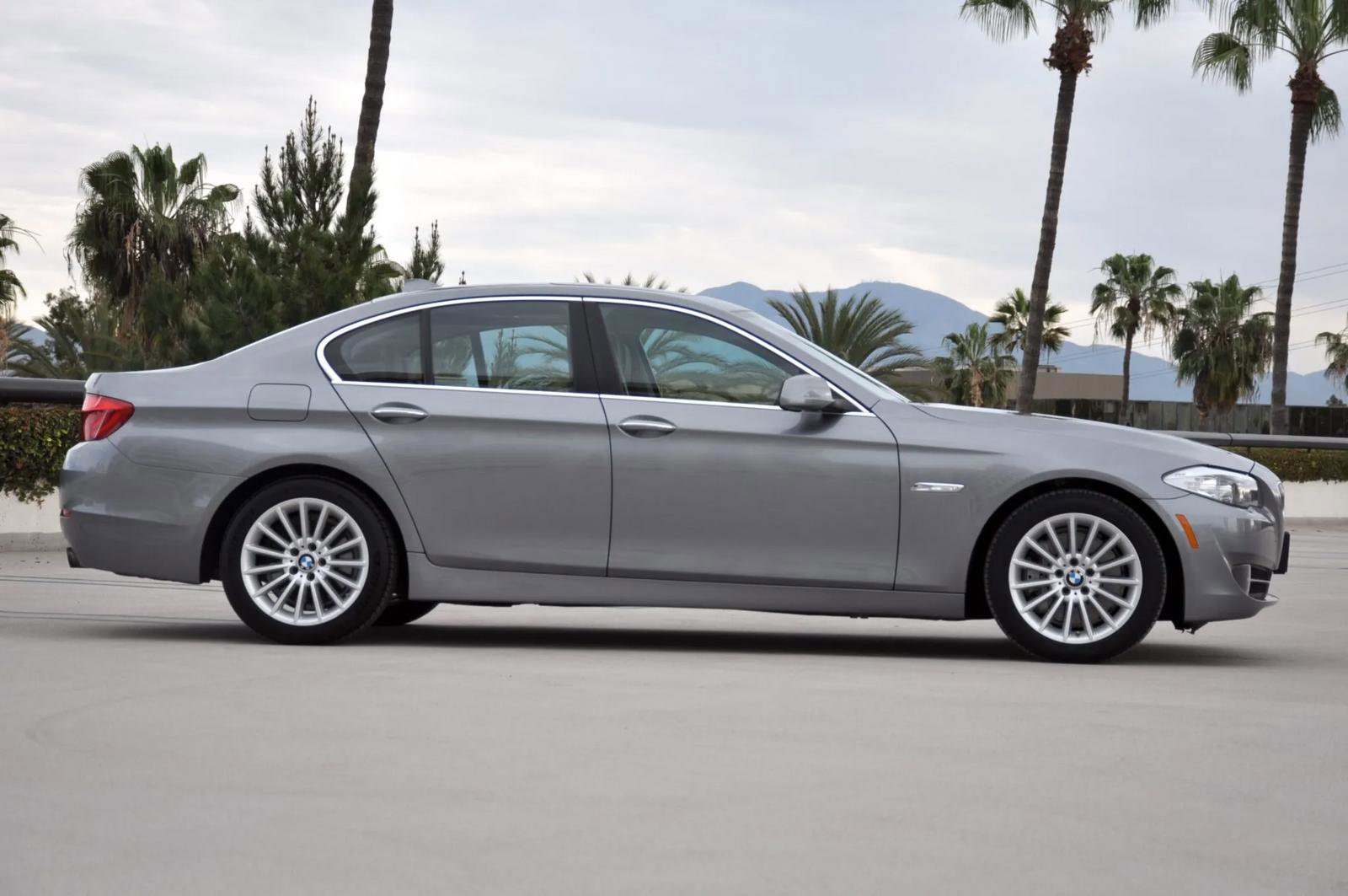 Used 2013 BMW 535i Sedan image 2