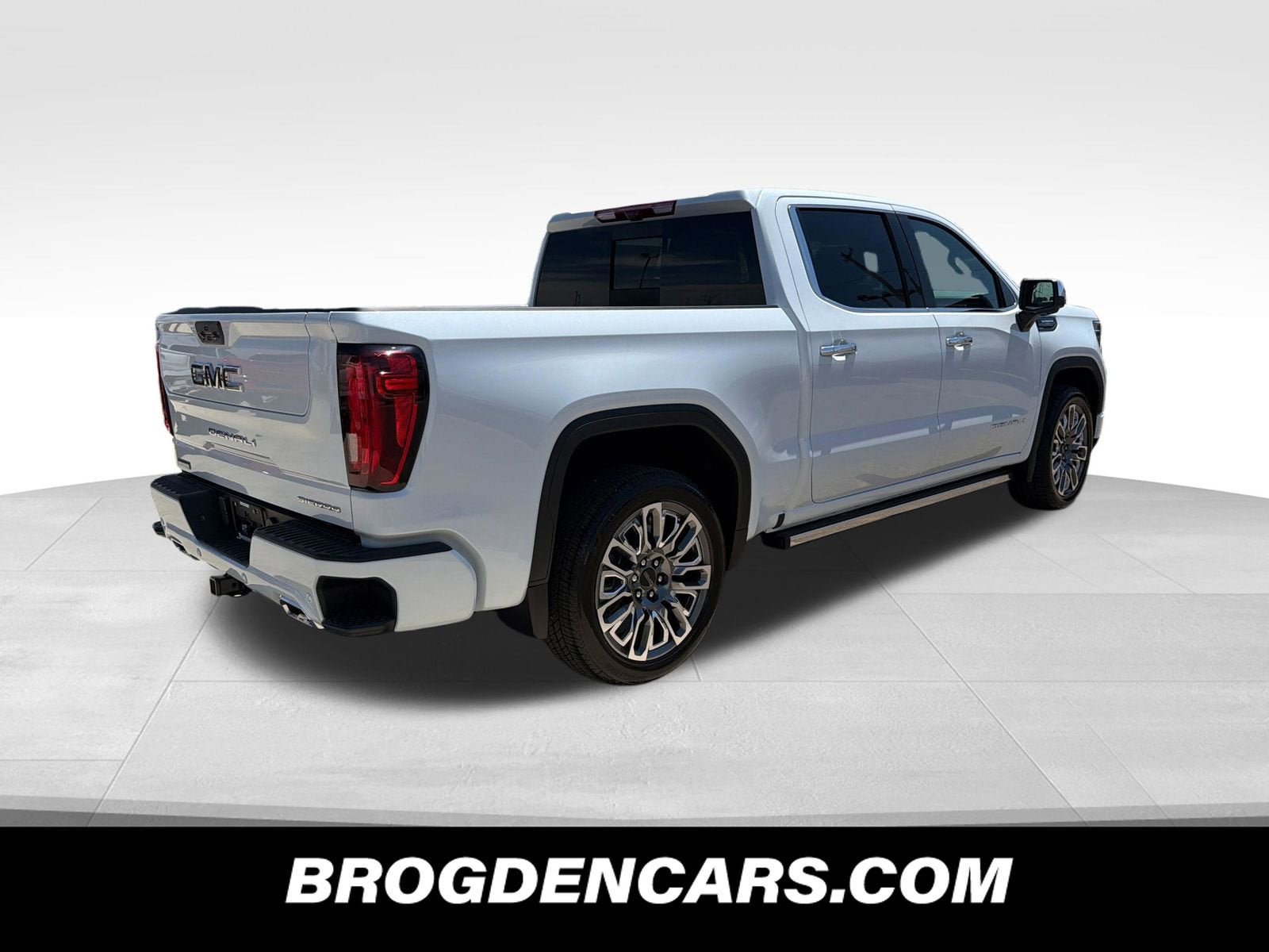 New 2026 GMC Sierra 1500 Denali Ultimate AWD/4WD image 3