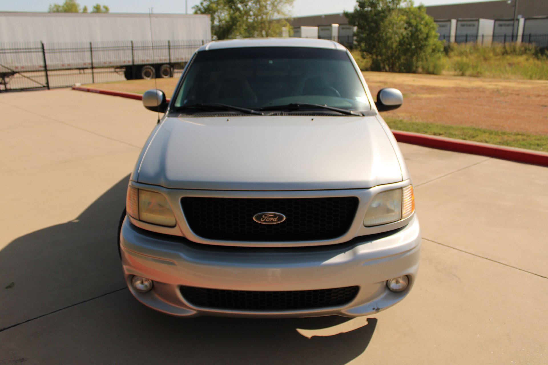 Used 2000 Ford F150 Lightning RWD image 23