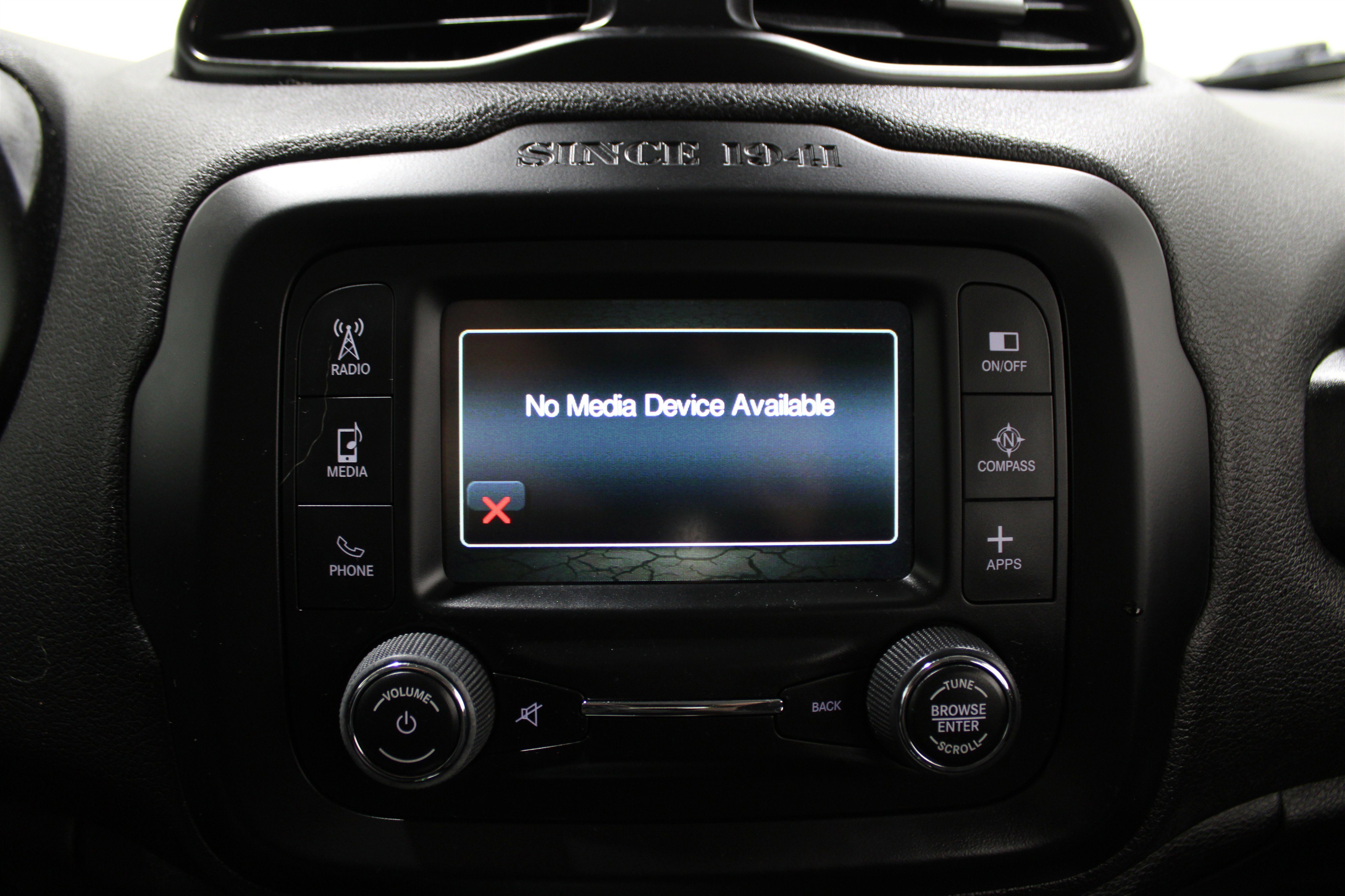 Used 2016 Jeep Renegade Latitude w/ Cold Weather Group image 15