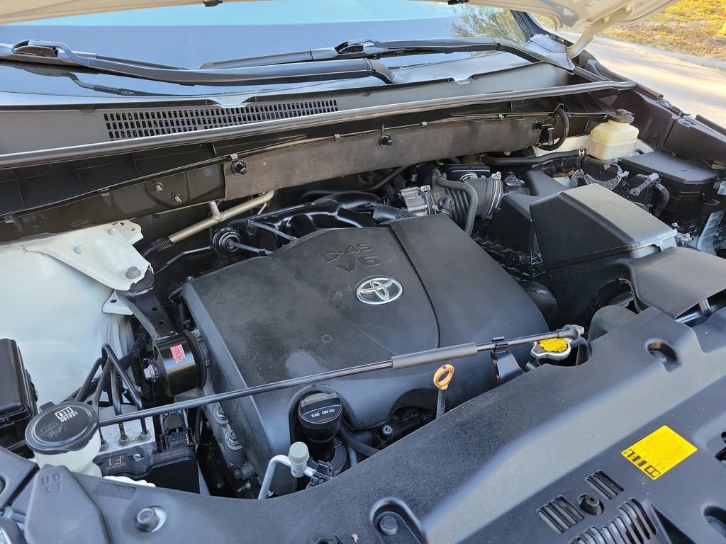 Used 2017 Toyota Highlander Plus image 12