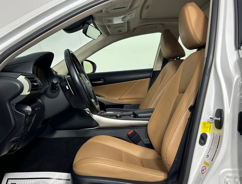Used 2017 Lexus IS 300 AWD image 31