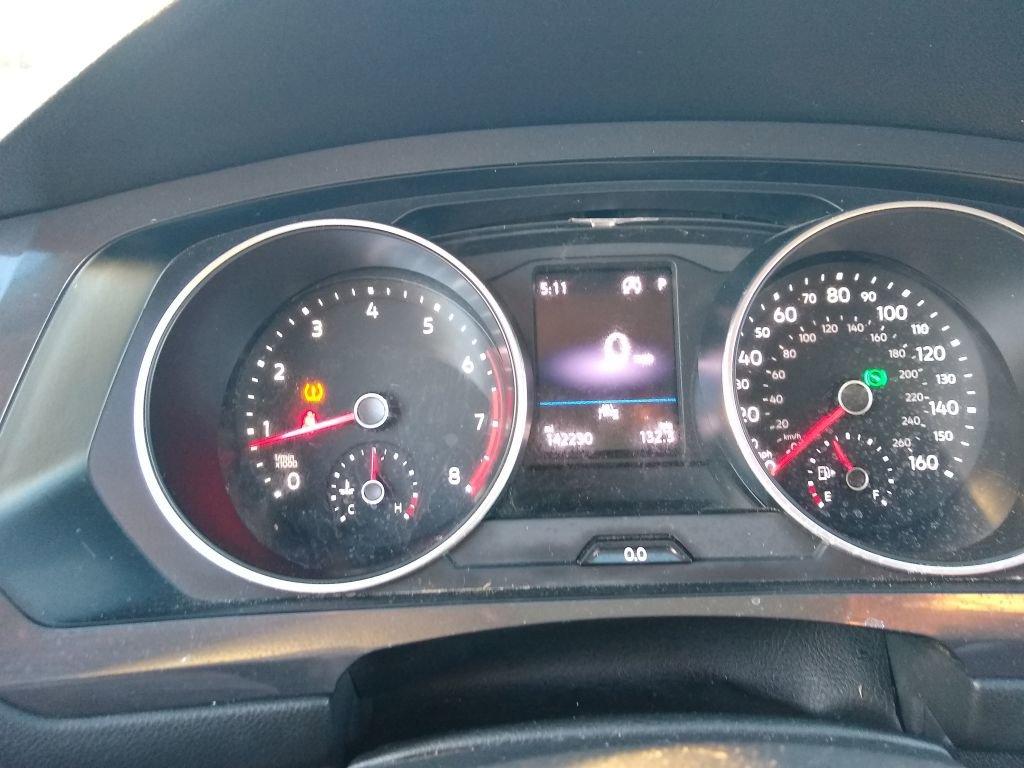 Used 2021 Volkswagen Tiguan S image 39