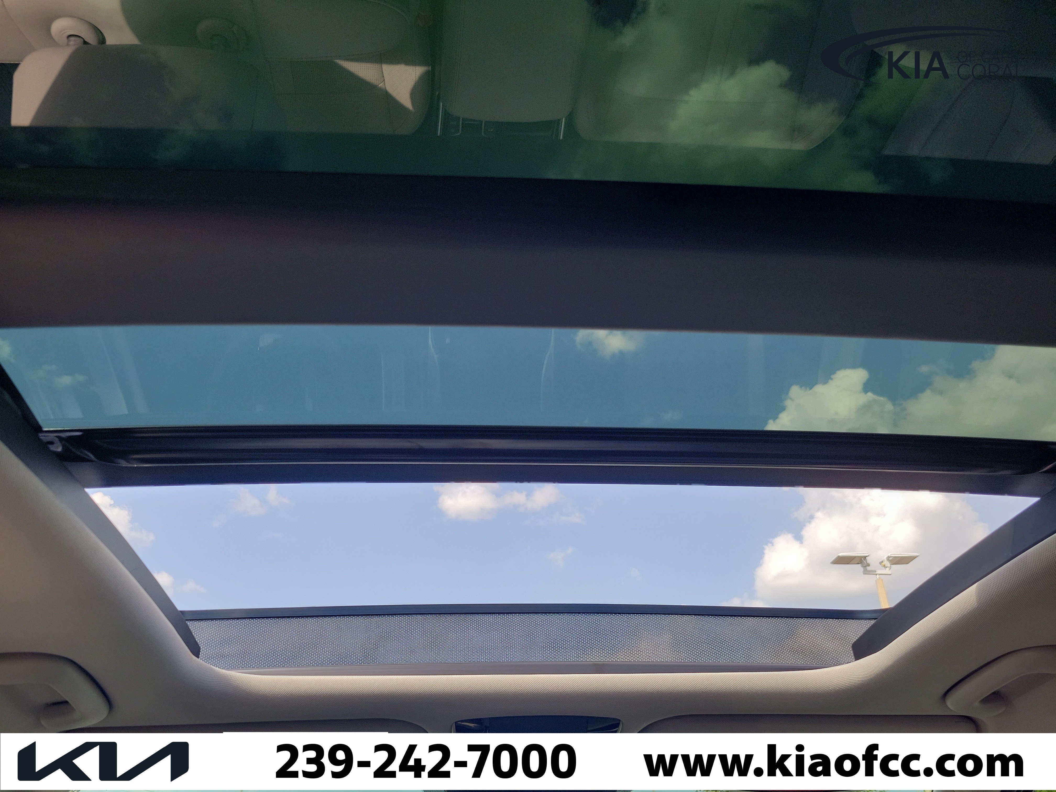 Certified 2025 Kia Sorento SX AWD/4WD image 19