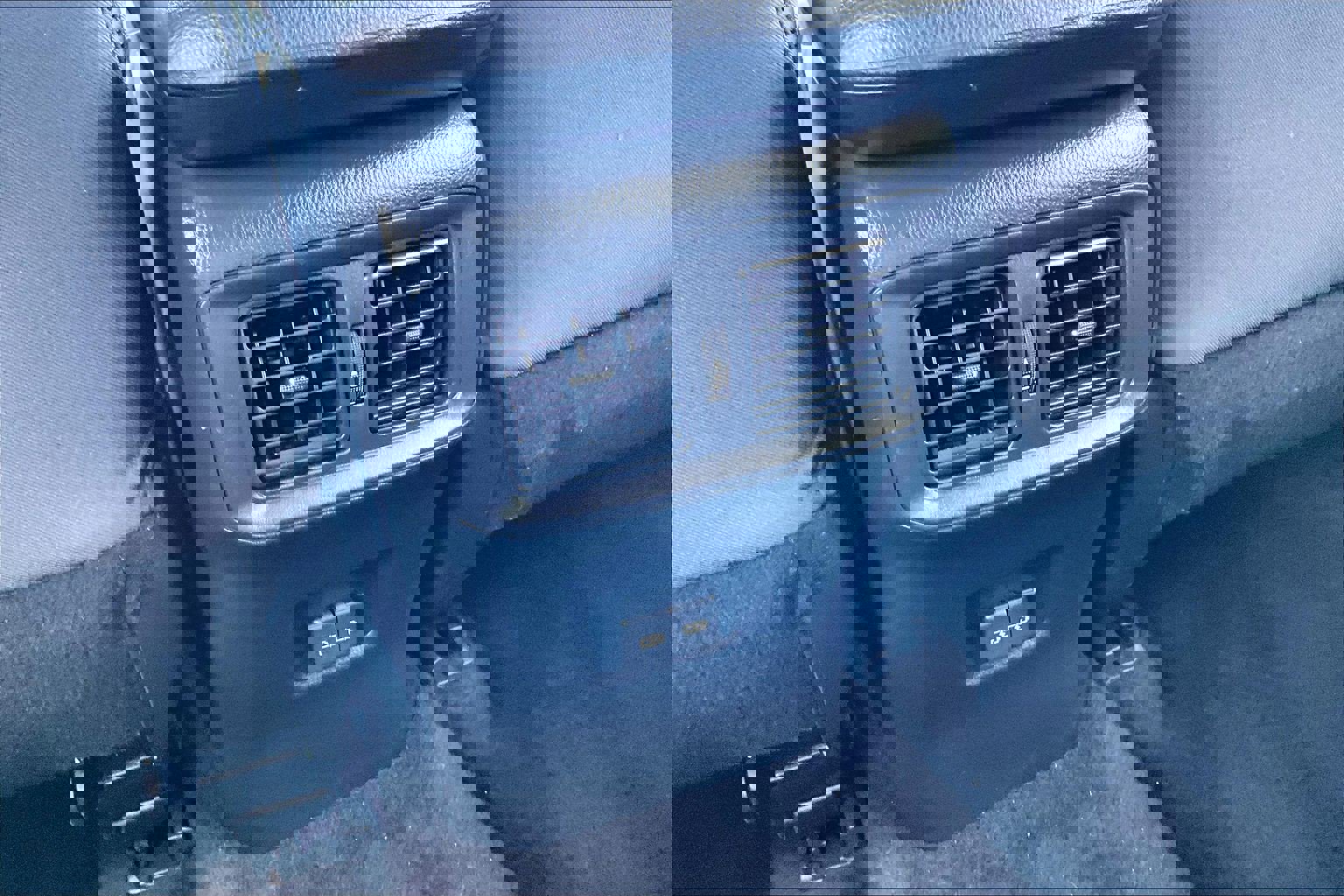 Used 2023 Toyota RAV4 XLE image 32