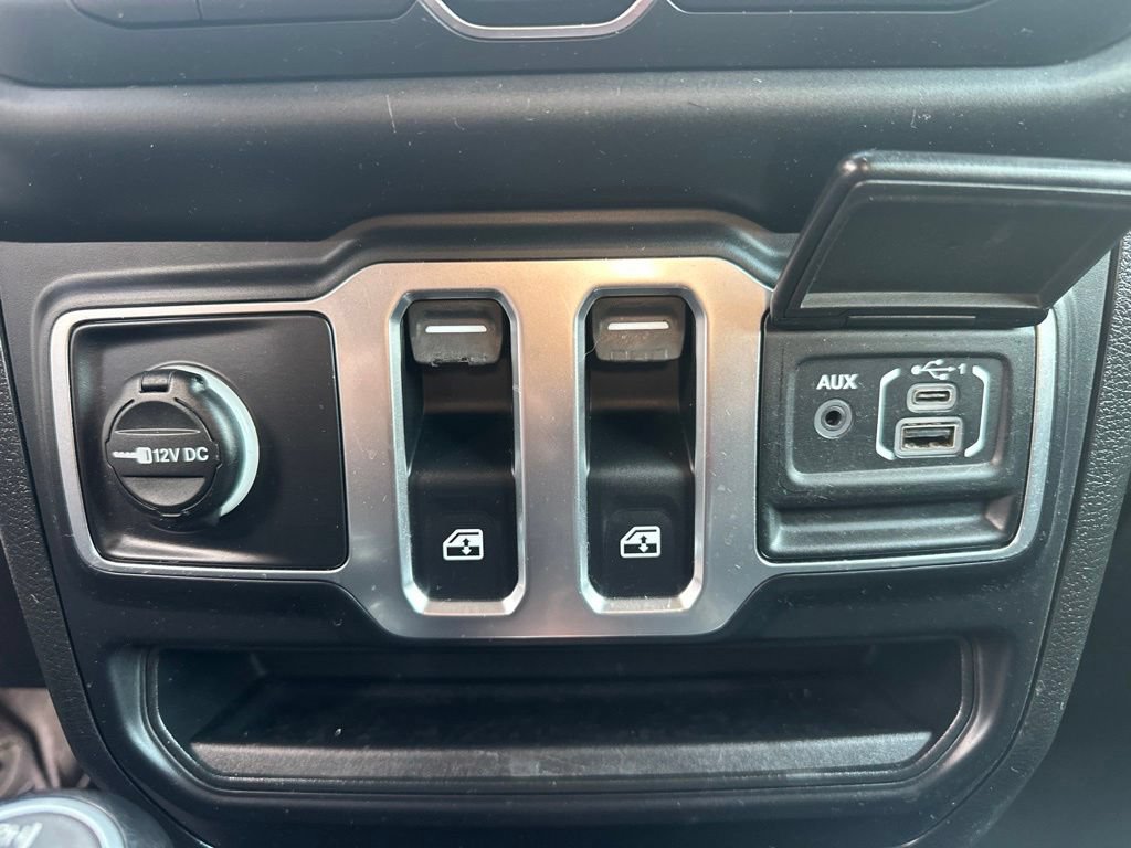 Used 2020 Jeep Wrangler Sport AWD/4WD image 21
