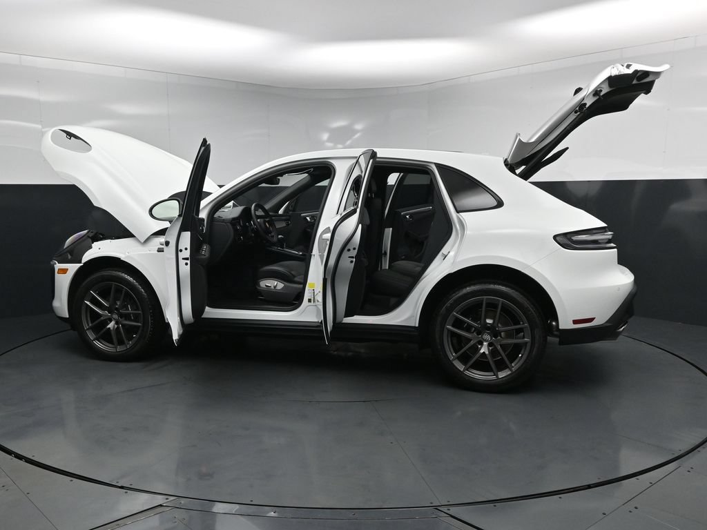 New 2026 Porsche Macan Turbo AWD/4WD image 30