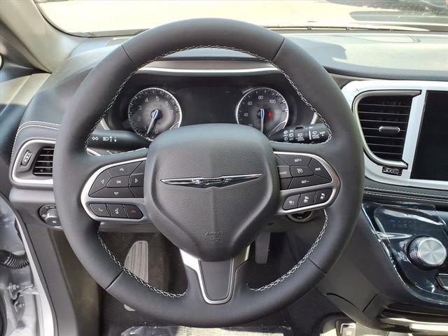 New 2026 Chrysler Pacifica Select image 15