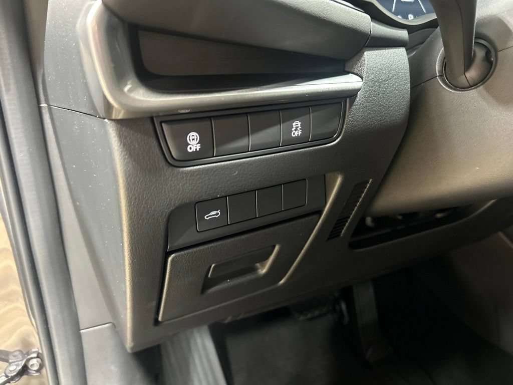 Used 2021 MAZDA MAZDA3 s FWD image 26