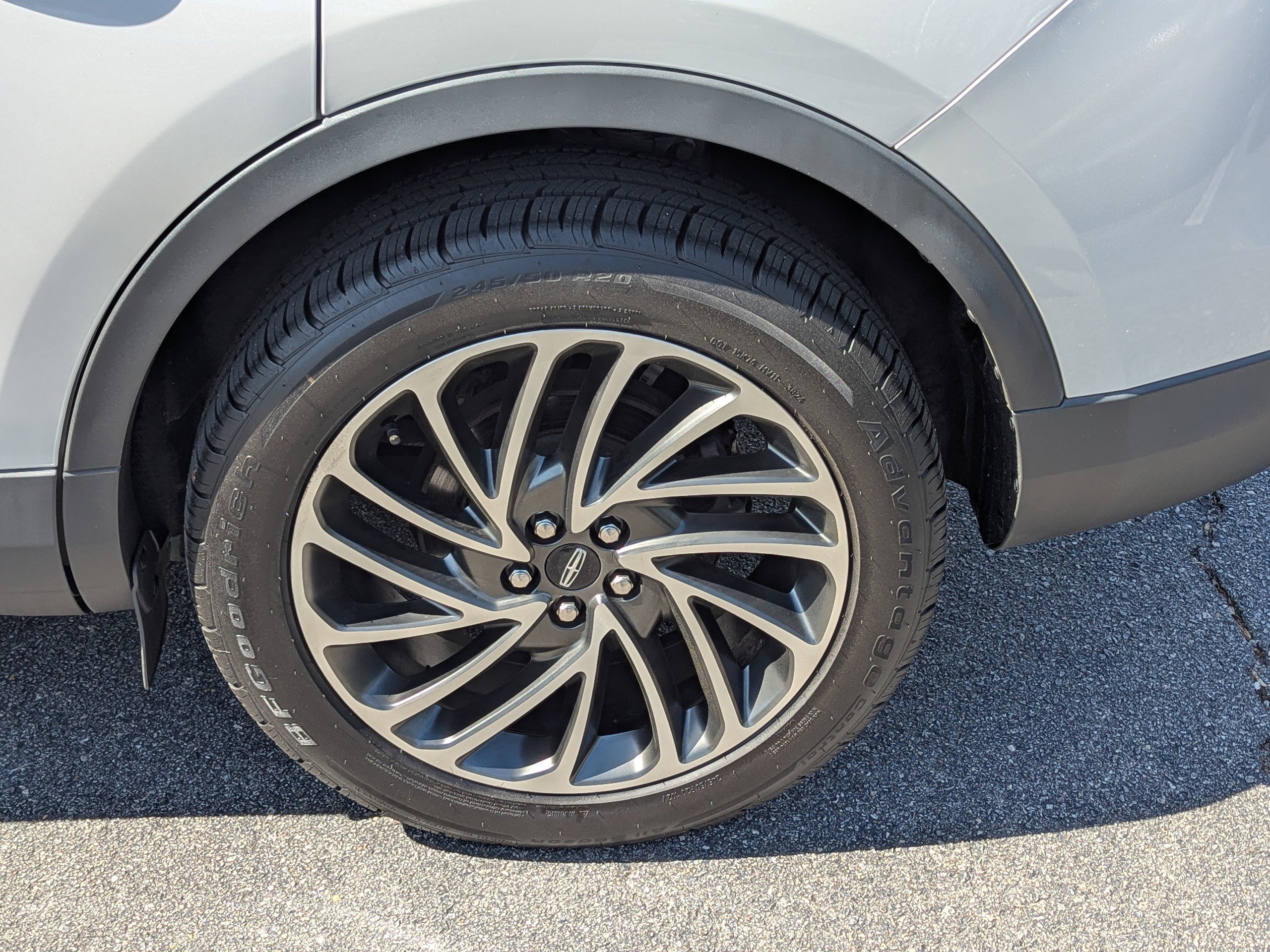 Used 2020 Lincoln Nautilus Reserve image 30