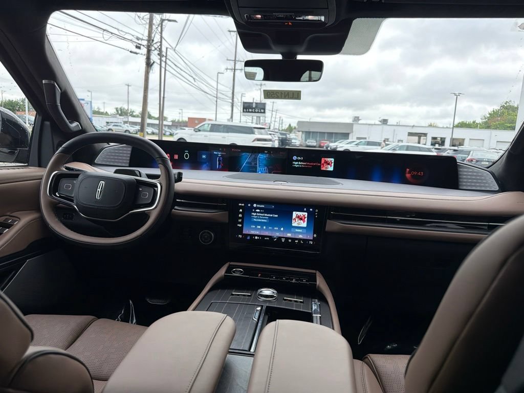 New 2027 Lincoln Navigator Black Label AWD/4WD image 12