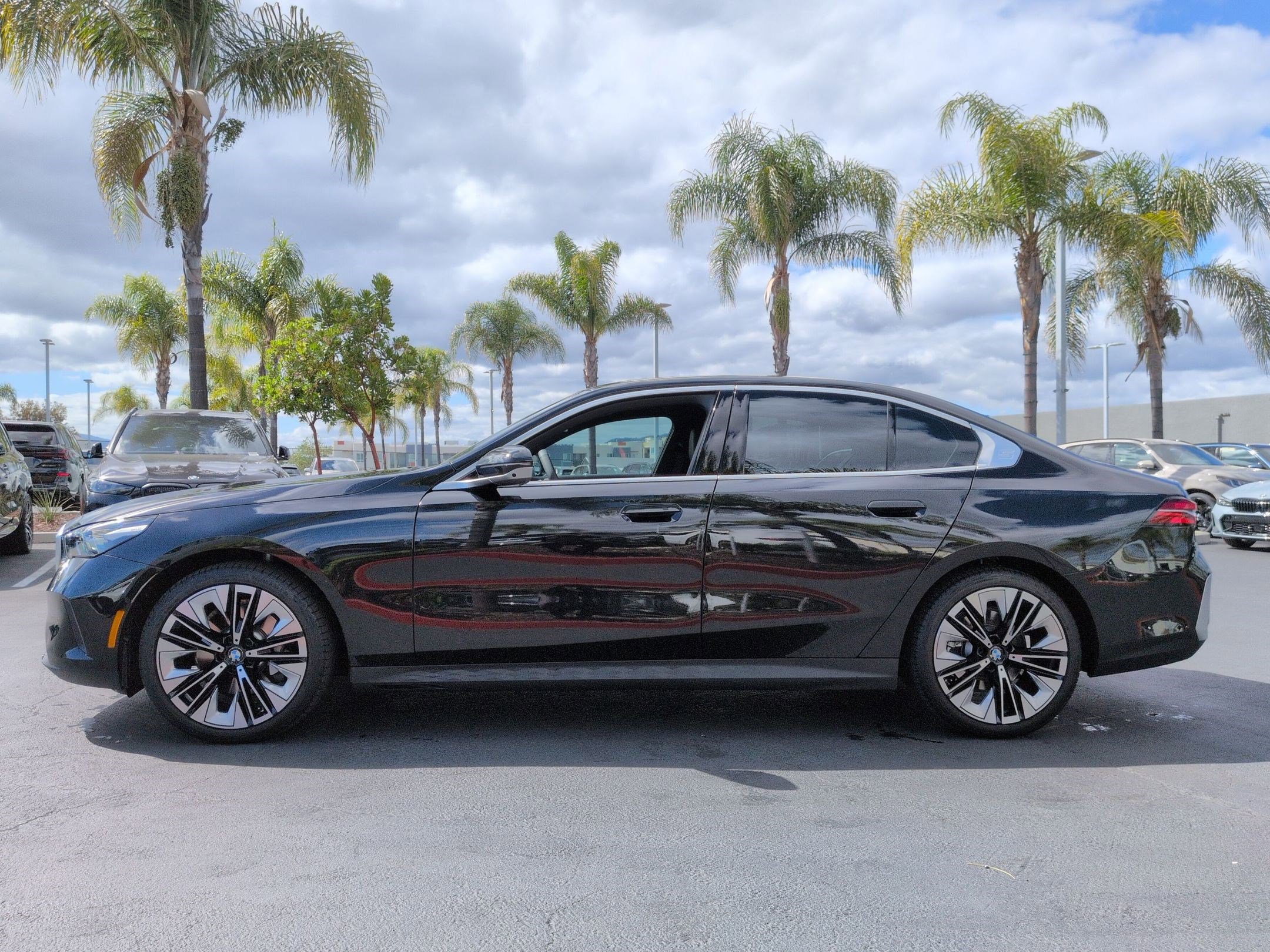 Certified 2024 BMW 530i w/ Premium Package RWD image 7