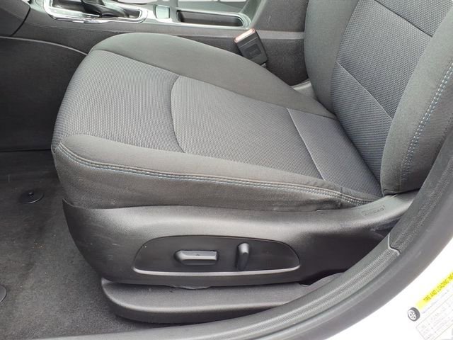 Used 2018 Chevrolet Cruze LT w/ Sun And Sound Package image 9