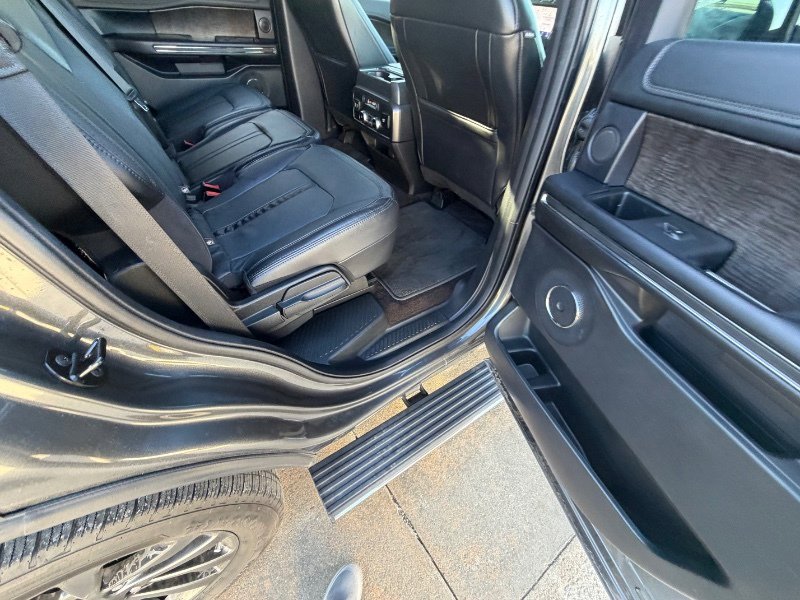 Used 2020 Ford Expedition Limited w/ Equipment Group 301A image 11