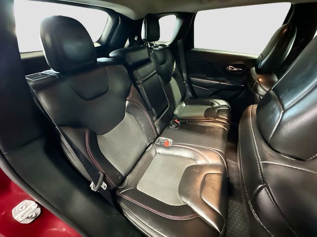 Used 2019 Jeep Cherokee Trailhawk w/ Cold Weather Group image 25