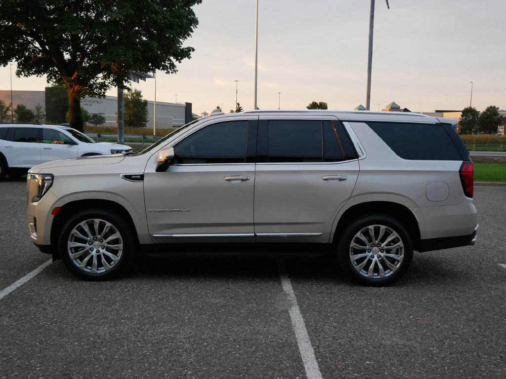 Used 2023 GMC Yukon Denali AWD/4WD image 6