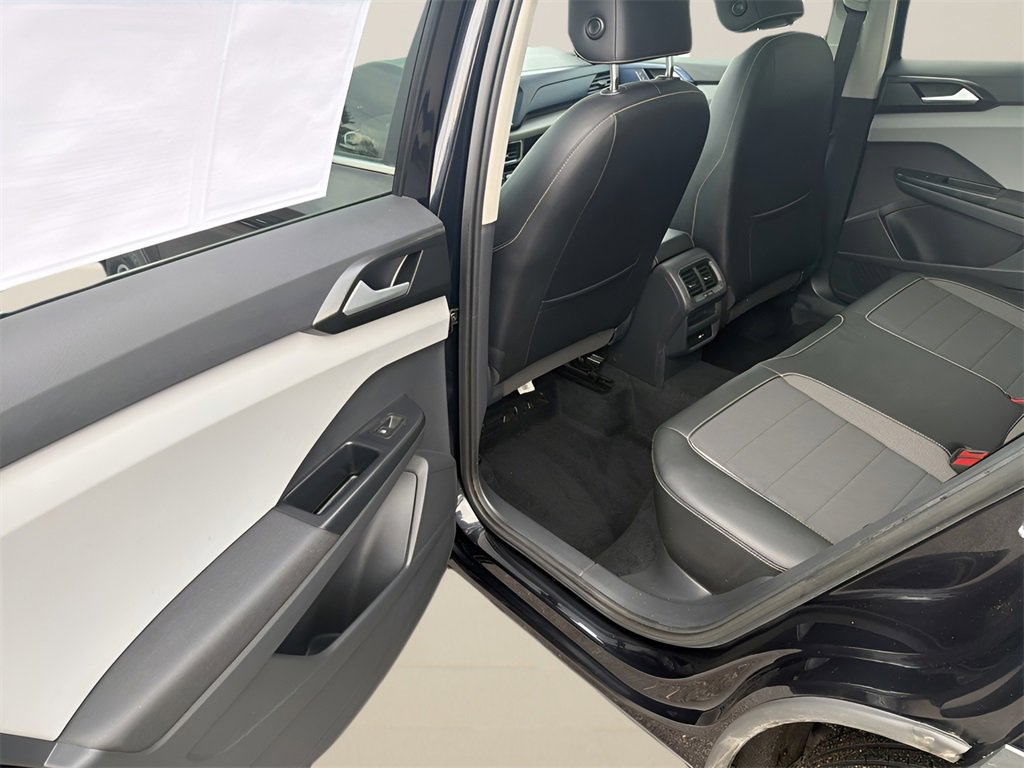 Used 2022 Volkswagen Taos SE image 22
