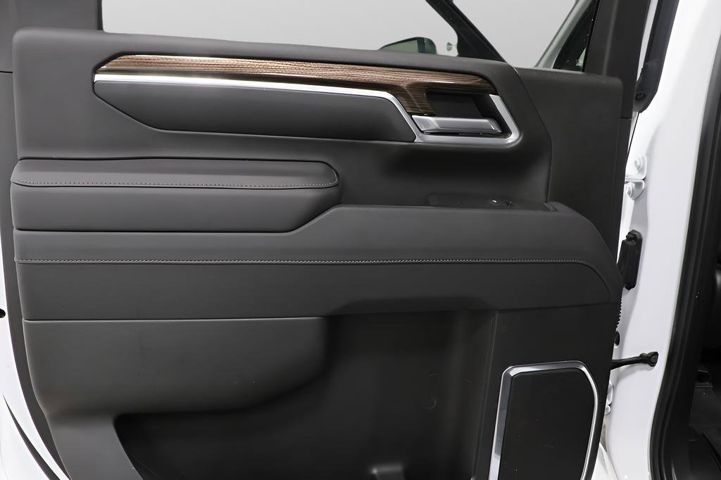 Used 2025 Chevrolet Silverado 2500 LT w/ Convenience Package image 23